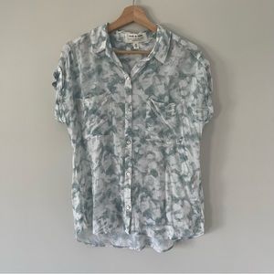 Cloth & Stone Button Down Short Sleeve Blouse